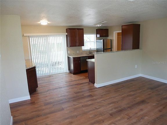 2nd image of 2944 Englewood Dr