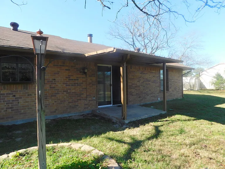 17186 County Road 4185 — Photo 9
