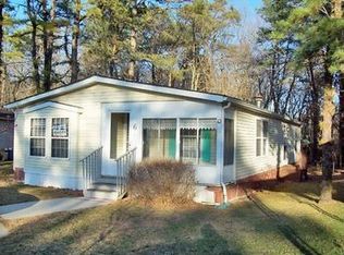 6 Hazeltop Dr, Sicklerville, NJ 08081