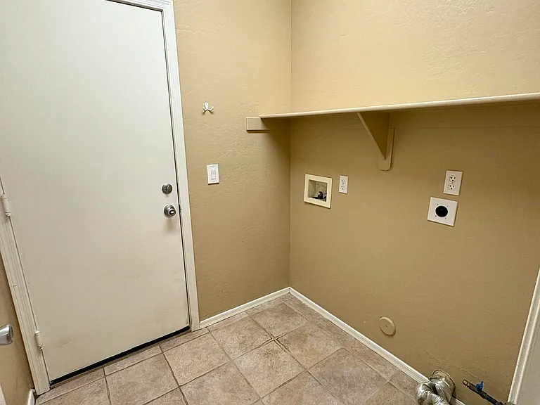 8234 W Salter Dr — Photo 30