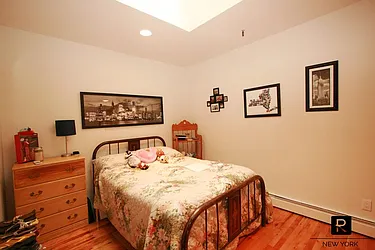 Rented by R New York