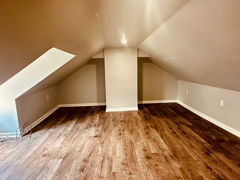 944 Oak St #1 — Photo 7