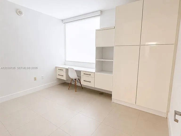92 SW 3rd St #503 — Photo 27