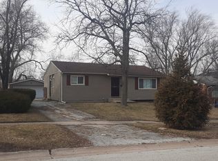 916 Union Dr, University Park, IL