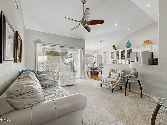 4th image of 1902 E Colonial Drive