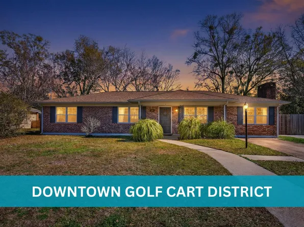 296 Holcomb Blvd, Ocean Springs, MS 39564