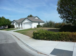141 Amber Ct, Hollister, CA 95023