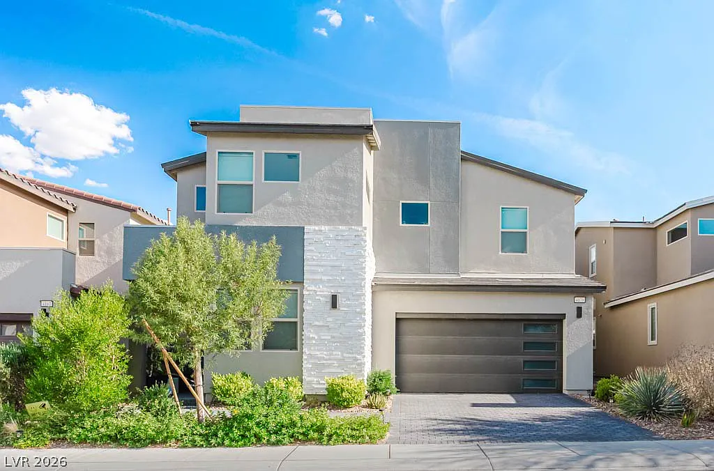 4 bed, 3.5 bath, 2683 sqft, $2,950 — Photo 1
