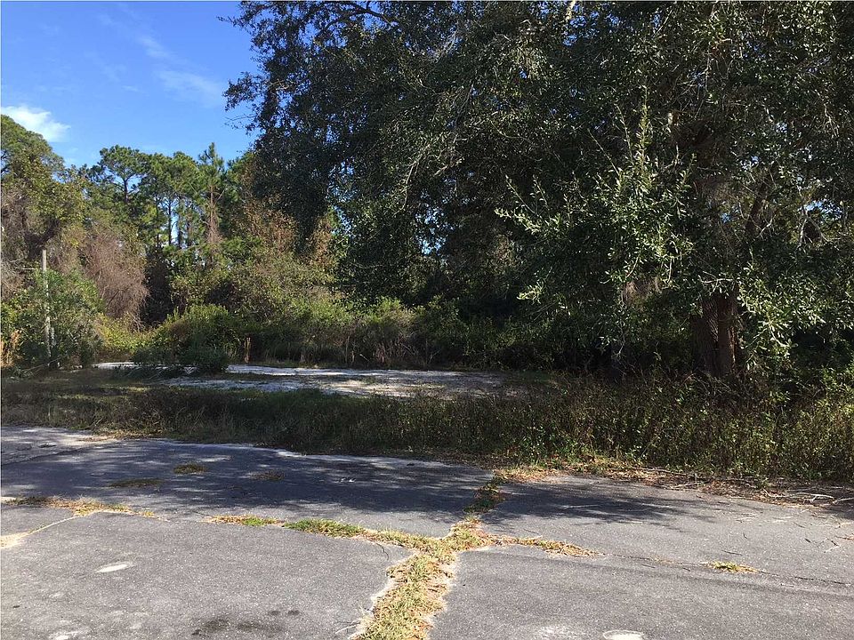 2nd image of 300 Bear Foot Ln