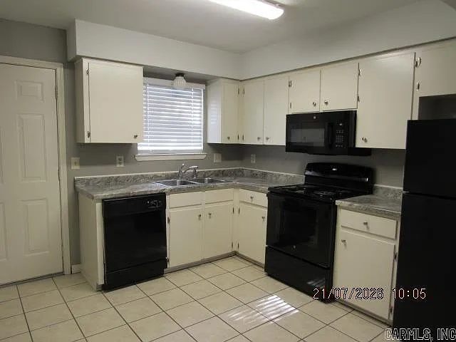 1230 Clifton St #9 — Photo 6