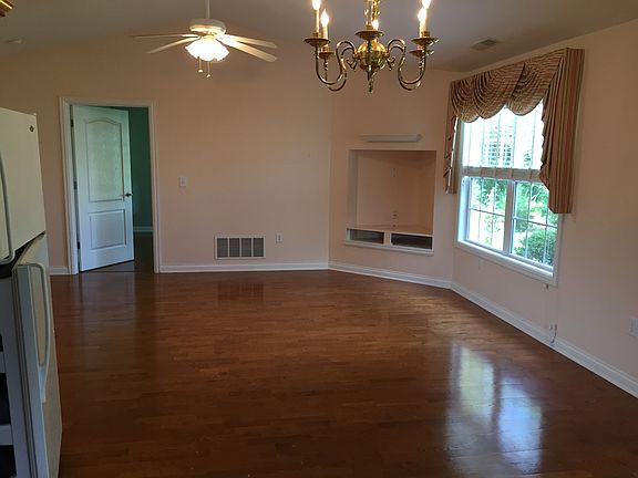 4th image of 7411 New York Way