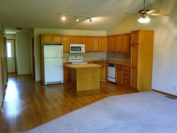 3rd image of 234 Parkside Dr