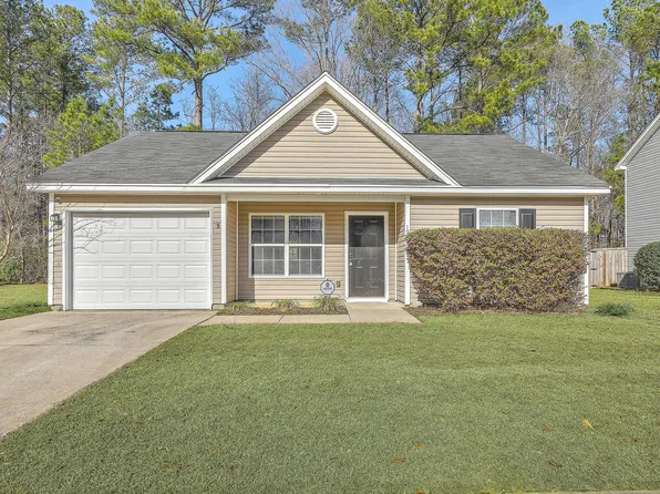 191 Blackstone Dr, Moncks Corner, SC 29461