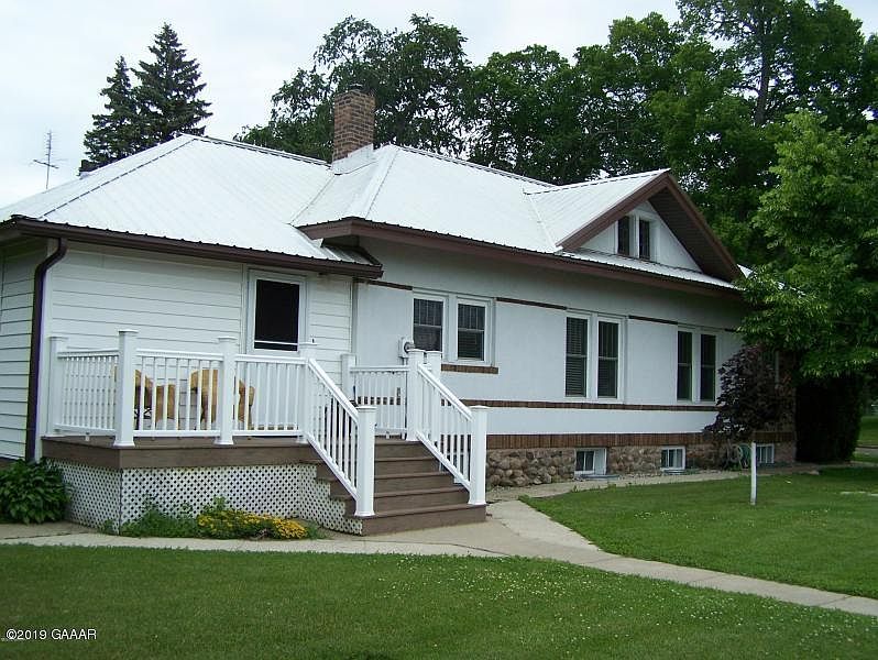 1st image of 301 7th Ave E