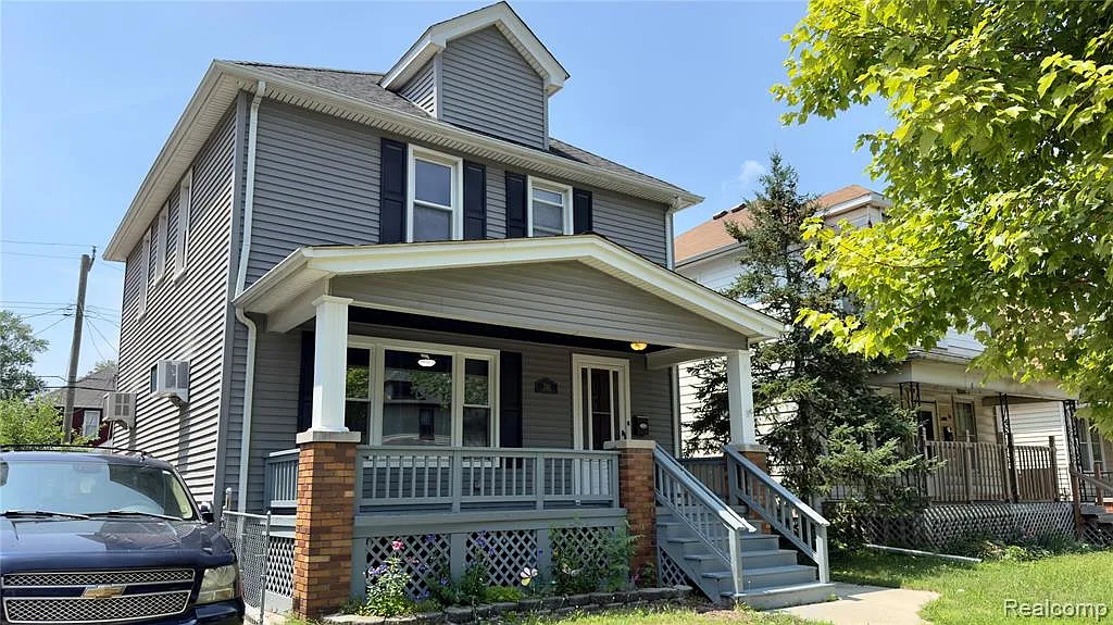 4 bed, 1.0 bath, 1344 sqft, $1,600 — Photo 3