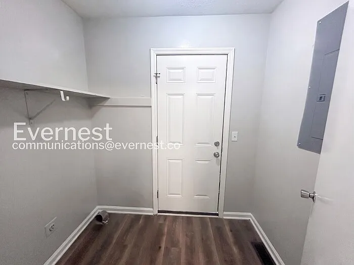 715 W Creek Cir — Photo 12