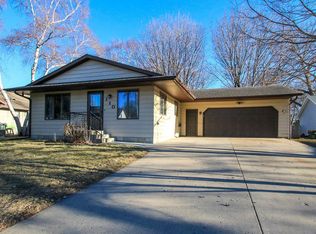 110 Oakland Ave SE, Hutchinson, MN 55350