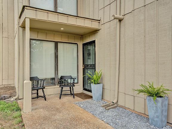 2nd image of 8396 Brownstone Ln #4