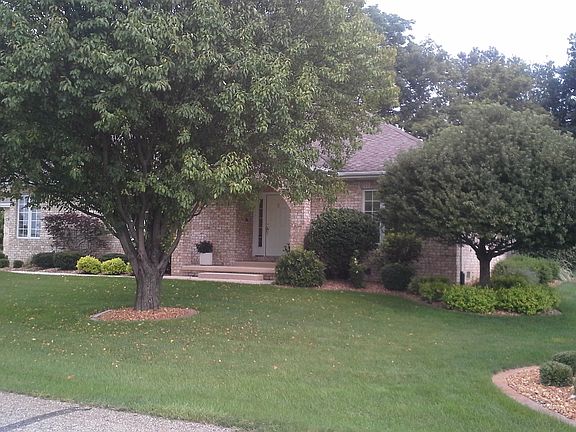 3rd image of 6 Club House Dr