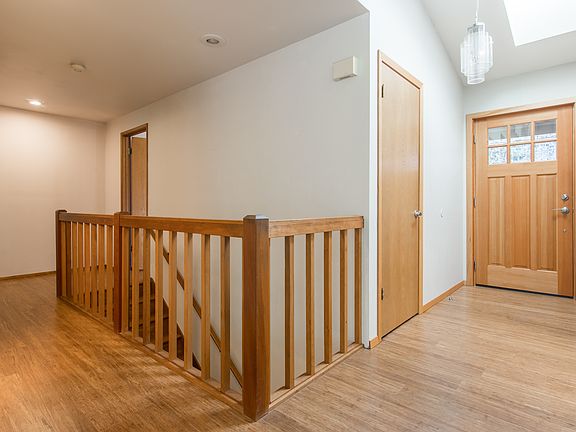 5th image of 21014 NE 44th St