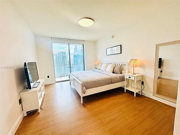 5th image of 90 SW 3rd St APT 3902