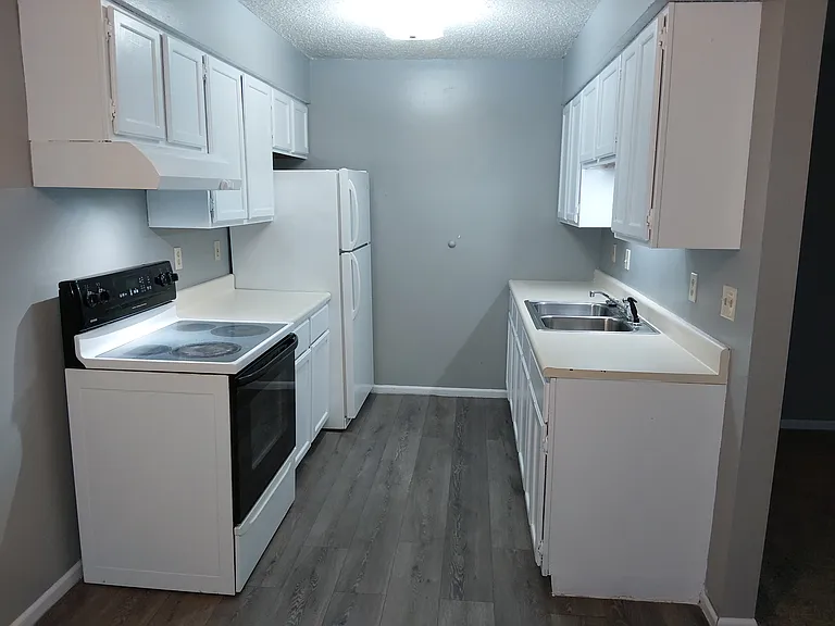107 S John St #2 — Photo 4