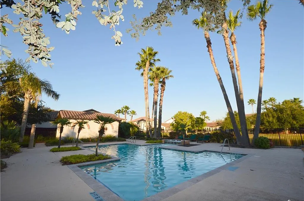 4 bed, 4.5 bath, 3085 sqft, $3,500 — Photo 3