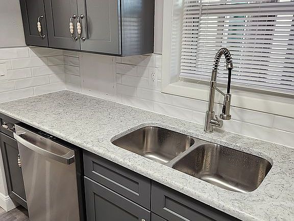 4th image of 22203 Sandalwood Dr