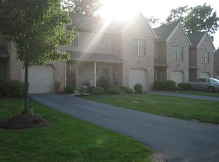 346 Stonehedge Ln, Mechanicsburg, PA 17055
