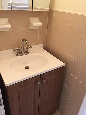 Rented by Wave Real Estate Group | media 58