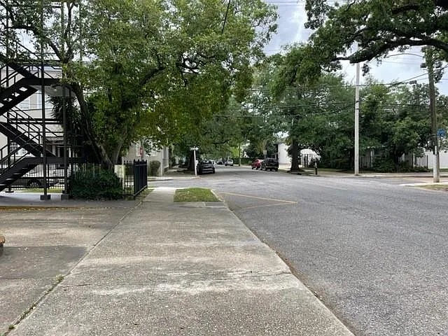 1818 Prytania St #104 — Photo 2