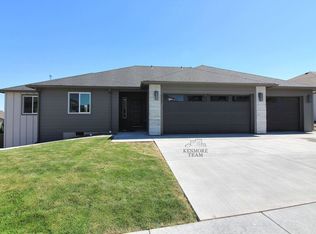 5527 W 32nd Ave, Kennewick, WA 99338
