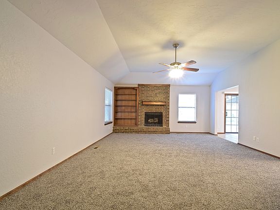 5th image of 16924 Applewood Dr