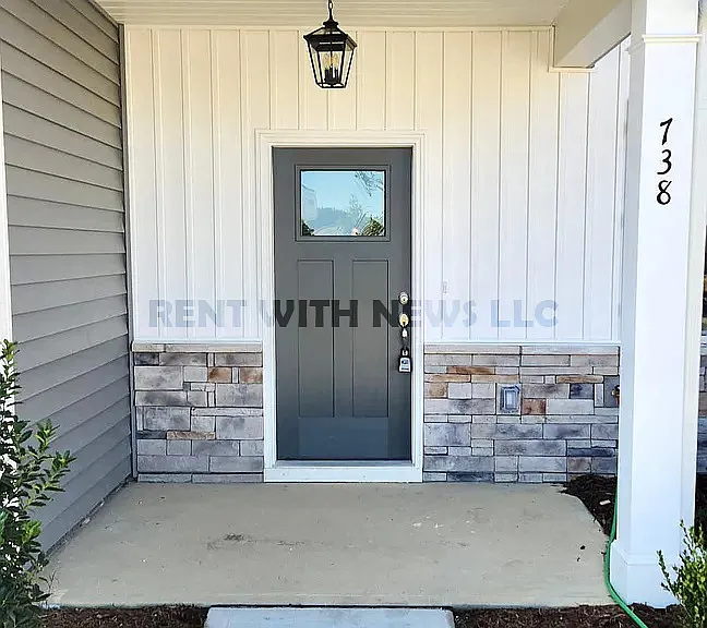 738 Hadstock Path — Photo 1