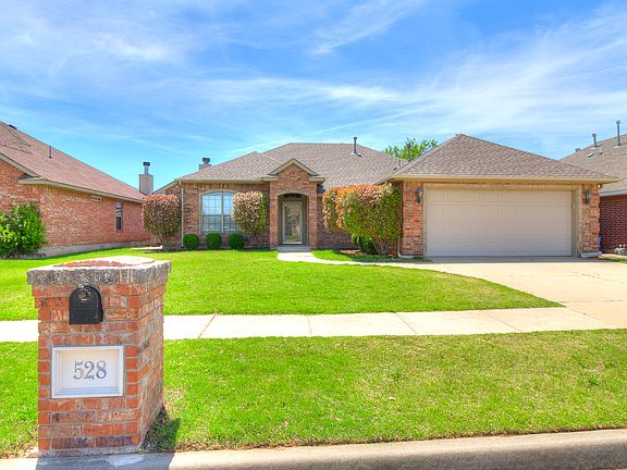 3rd image of 528 SW 156th Ct