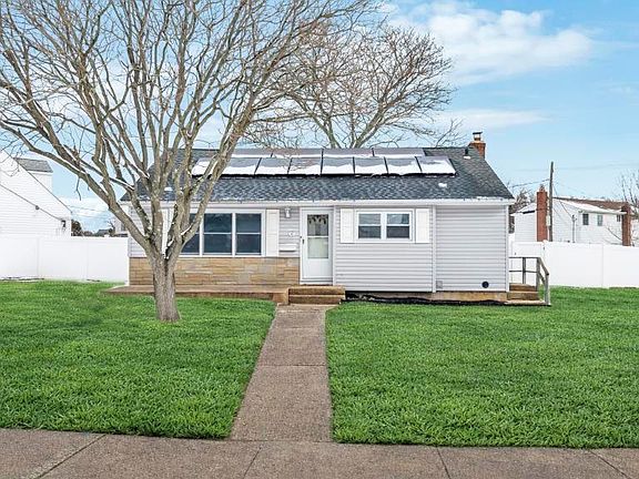 3rd image of 41 Winding Road