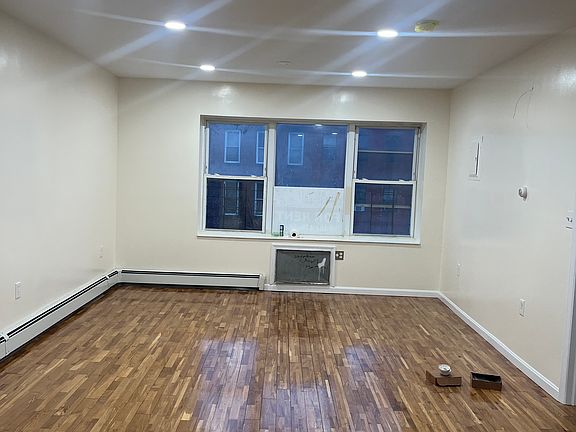 5th image of 123 Somers St #3