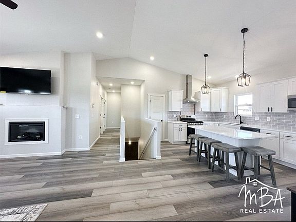 4th image of 2148 Glenwood Dr