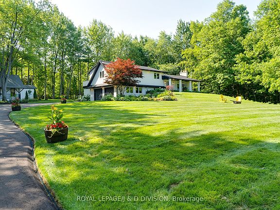 4th image of 2340 Britannia Rd
