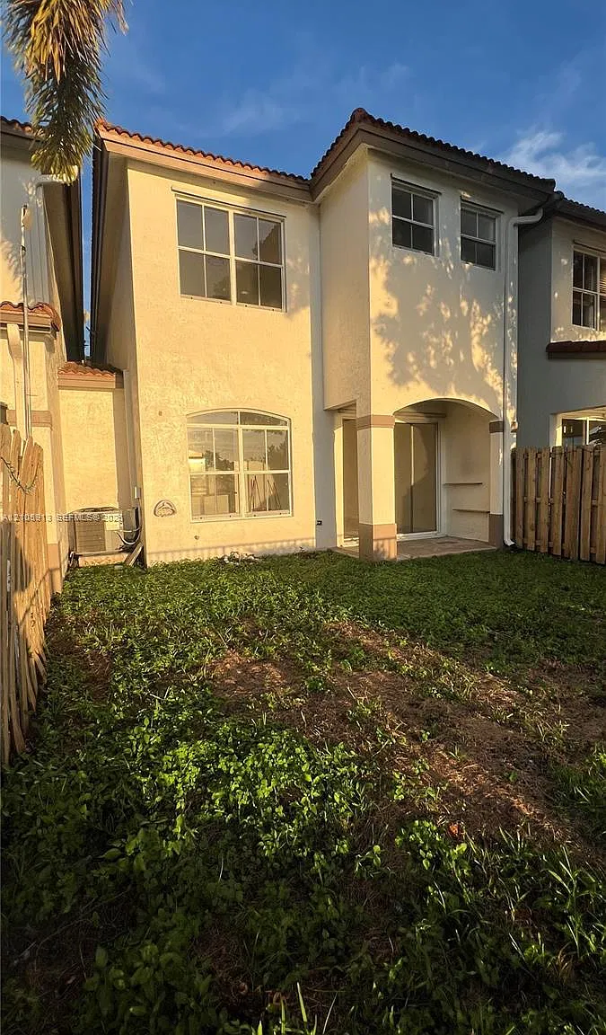 3 bed, 2.5 bath, $2,995 — Photo 1