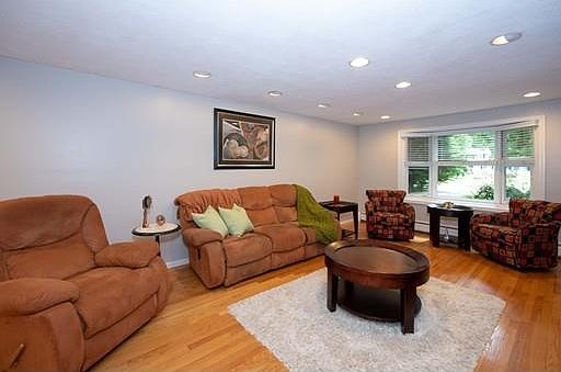 4th image of 120 Oak Hill Dr