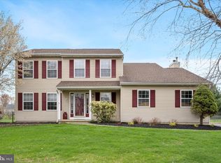 7 Galloping Brook Dr, Allentown, NJ 08501