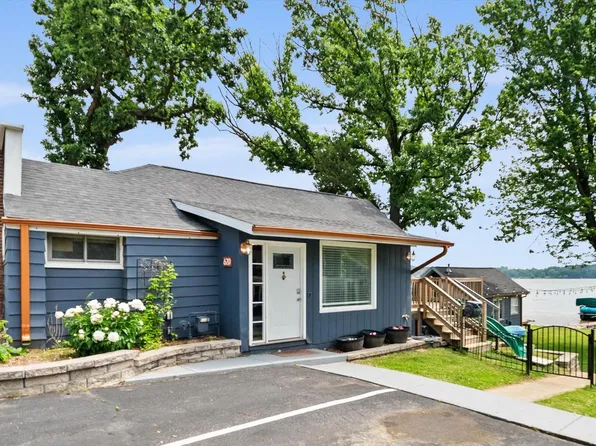 620 Kopmeier DRIVE, Pewaukee, WI 53072