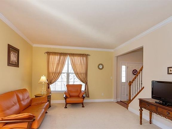 4th image of 107 Evan Ct