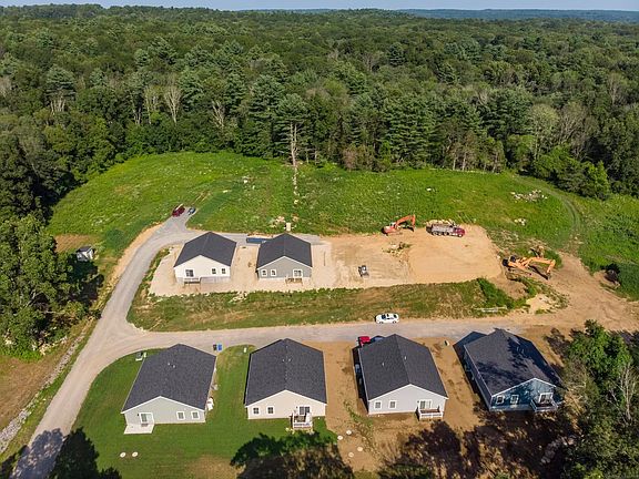 3rd image of 5 Nahaco Hill Ln #5