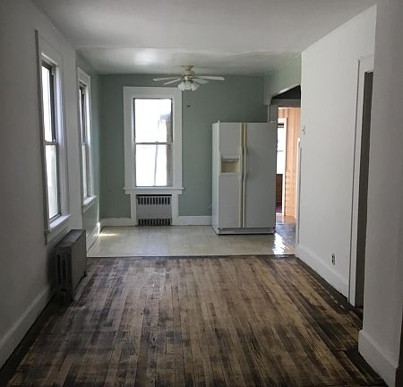 4th image of 30 Davenport Ave