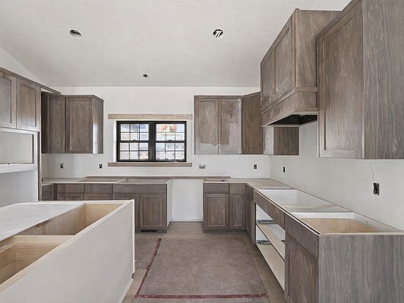 5th image of 376 Moelter Ln
