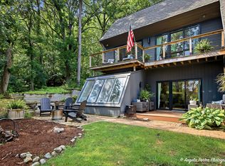 118 Brookbridge Rd, Trout Valley, IL 60013