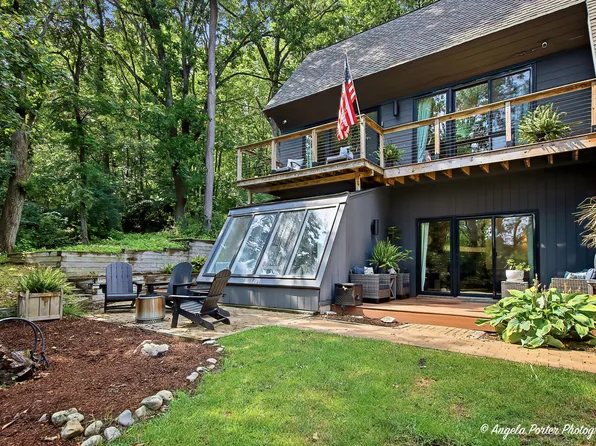 118 Brookbridge Rd, Trout Valley, IL 60013