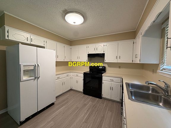 4th image of 20 Parkview Dr
